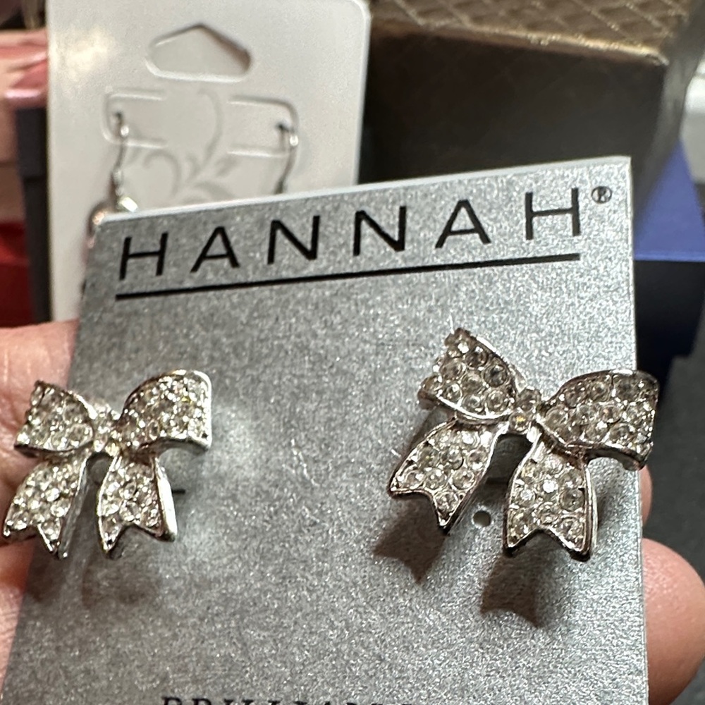 Hannah Sparkling Silver Bow Earrings
